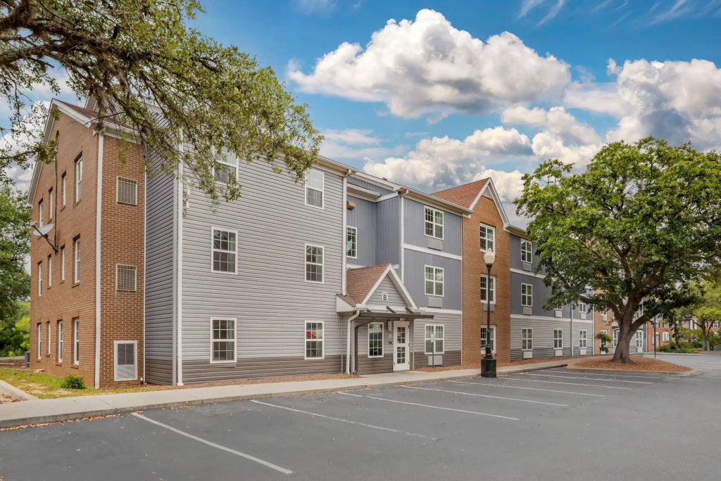 MainStay Suites
