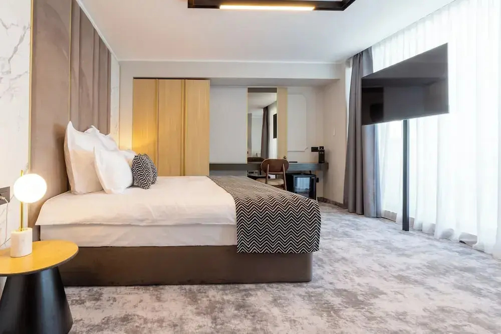 Executive Double room (full double bed)