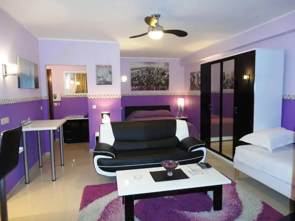 Deluxe Apartment