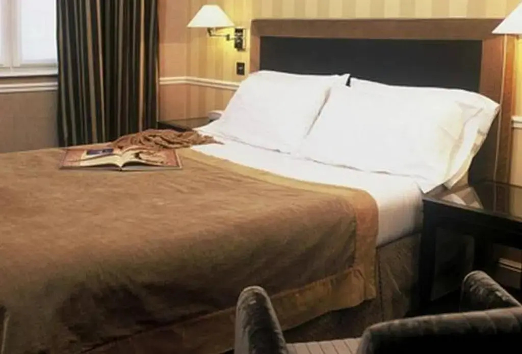 Classic Double room (full double bed)