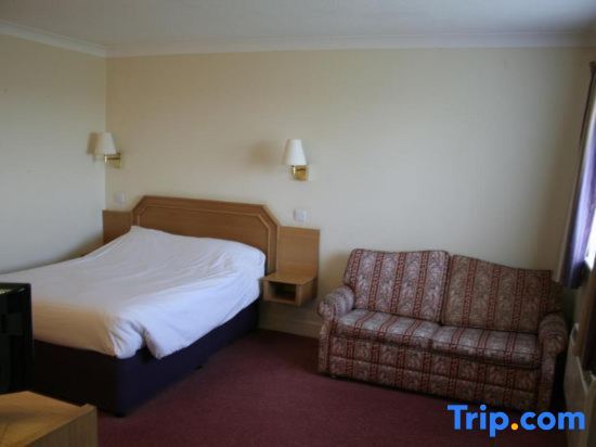 Days Inn by Wyndham Stafford - 5