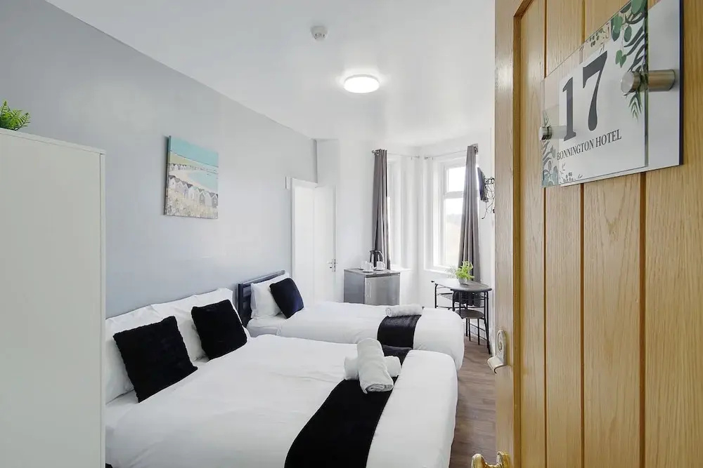 Azure Beach Hotel - Chambres