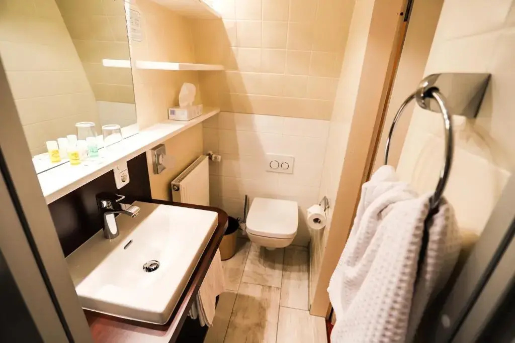 Economy room