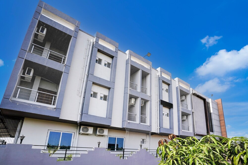 Hotel Ambika, Vadodara
