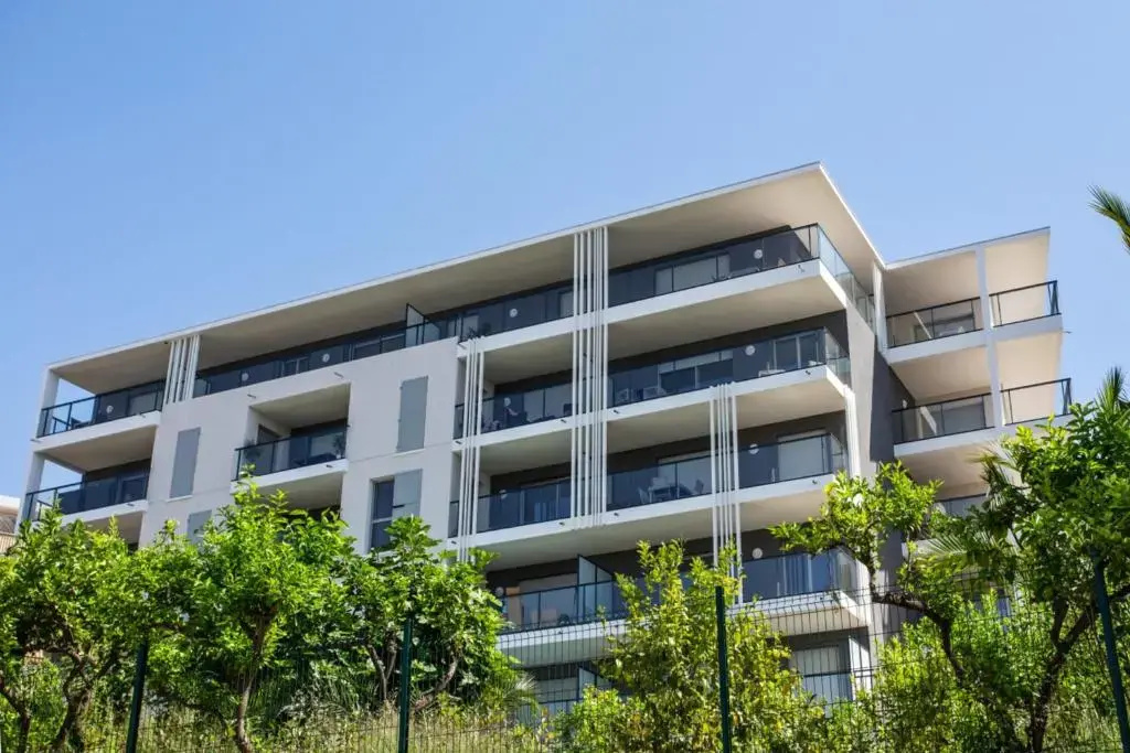 Modern flat with swimming-pool parking and view on the sea - Welkeys