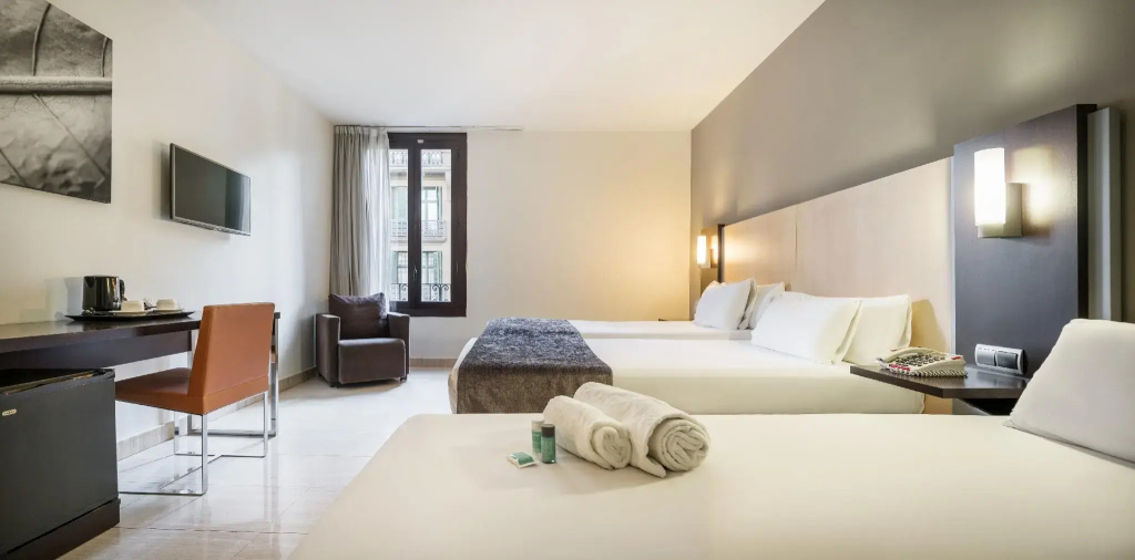 Hotel ILUNION Almirante - Chambres