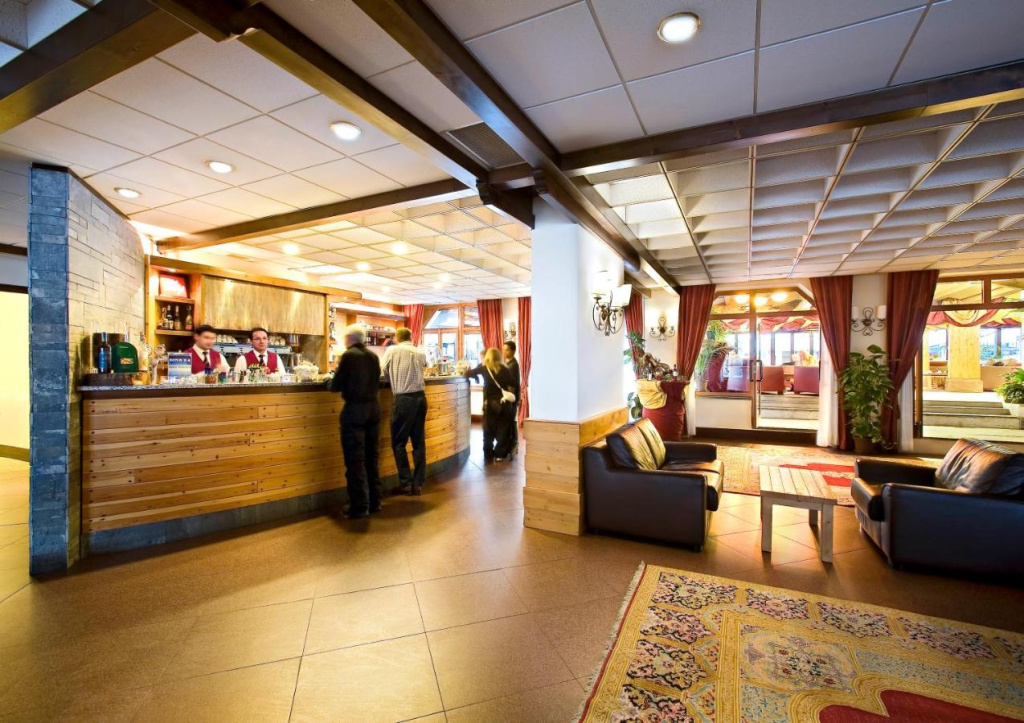 Hotel photo 12