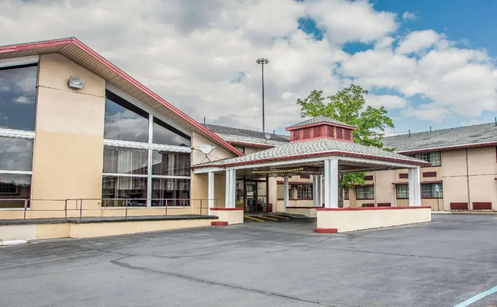 Econo Lodge Breezewood