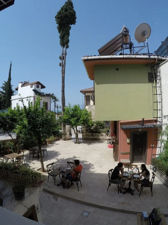 Standard Single room with courtyard view (single bed)