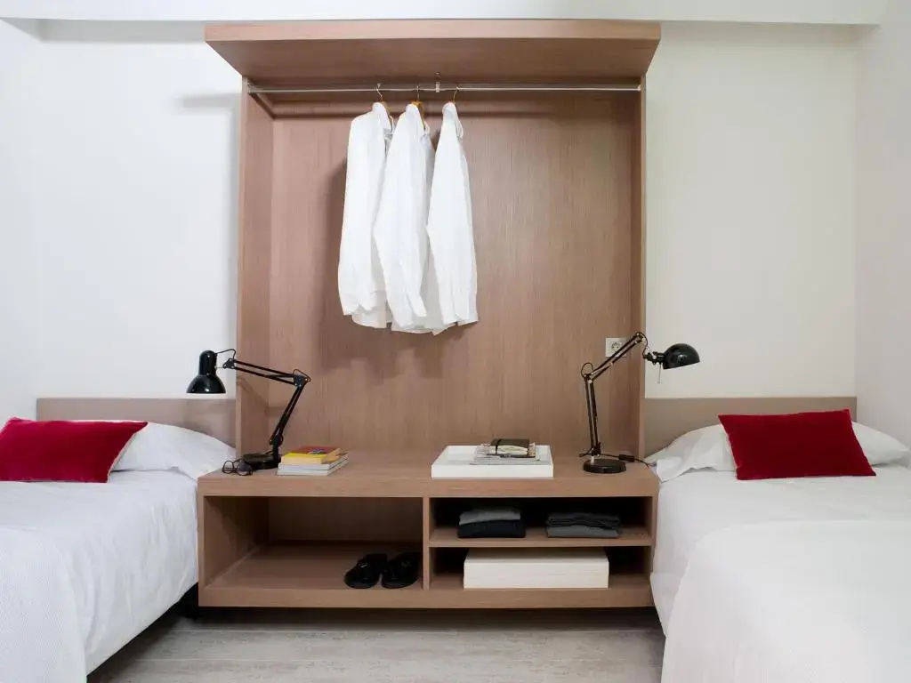 2 Bedrooms Apartment