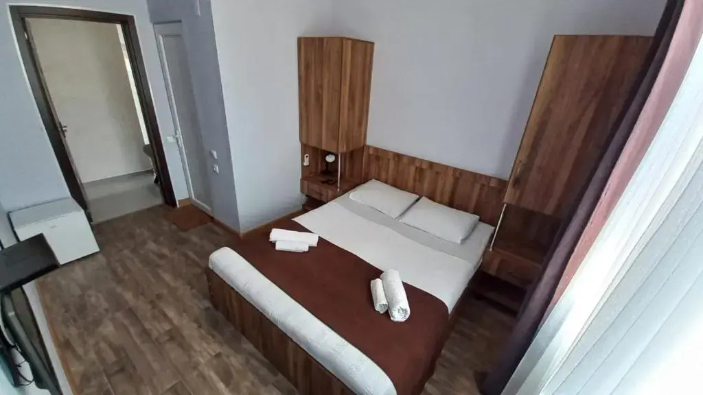 Economy room