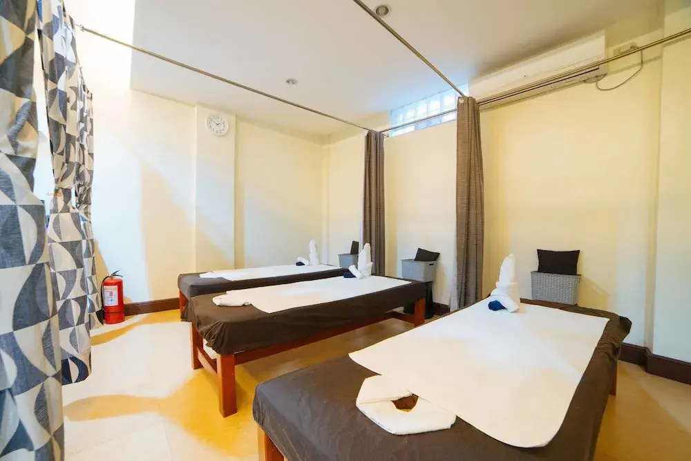 RedDoorz Premium @ Korea Town Angeles City - фото 7