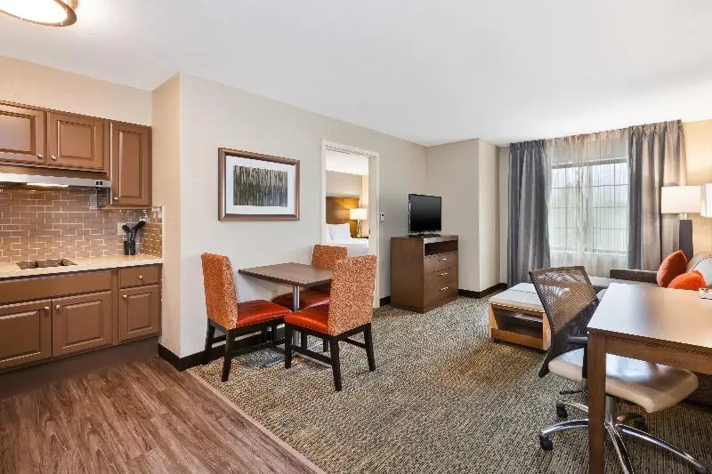 Staybridge Suites Kalamazoo by IHG - Chambres