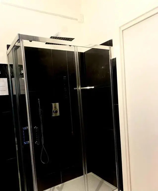 Deluxe Double room with balcony (full double bed)