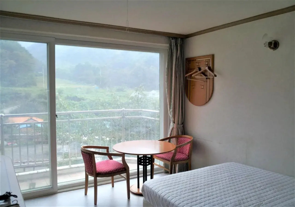 Balcony & Terrace