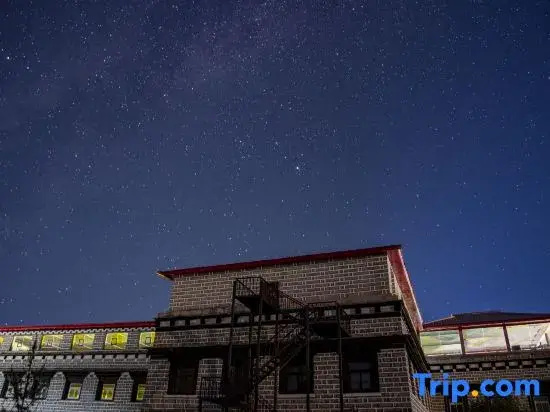 Daocheng Yunqi Mountain House Inn