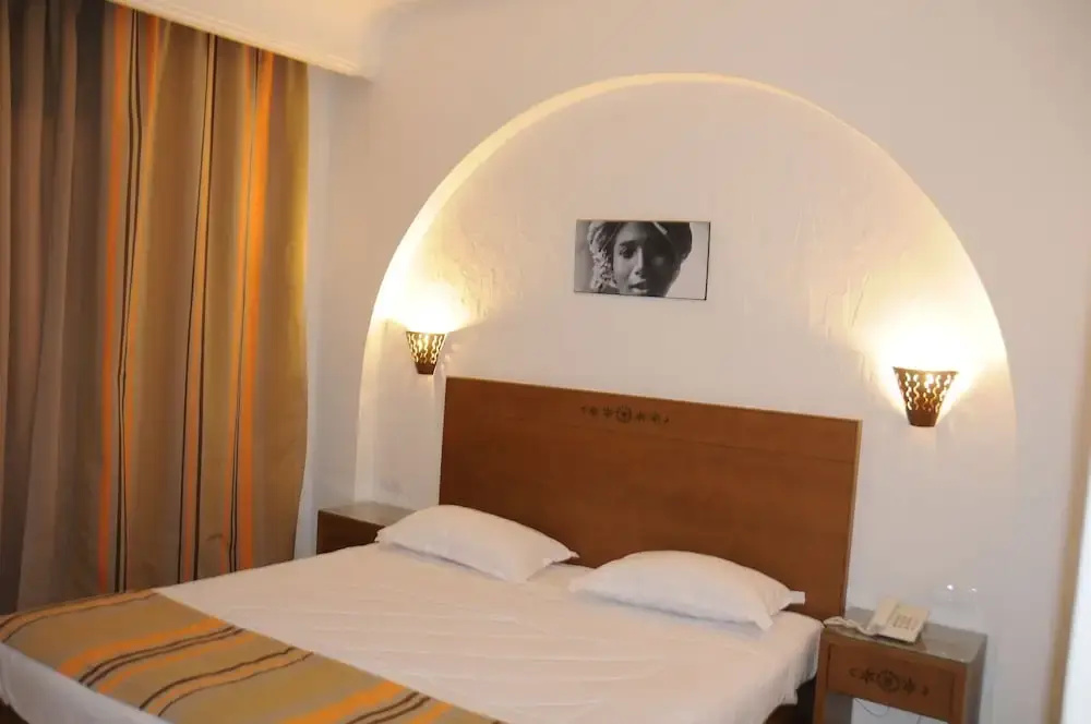 Standard Double room with balcony (full double bed)