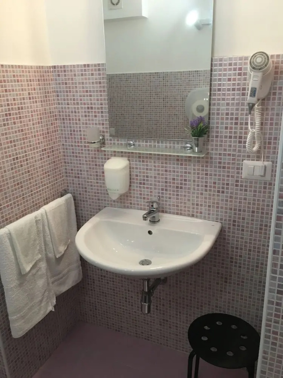 Comfort room