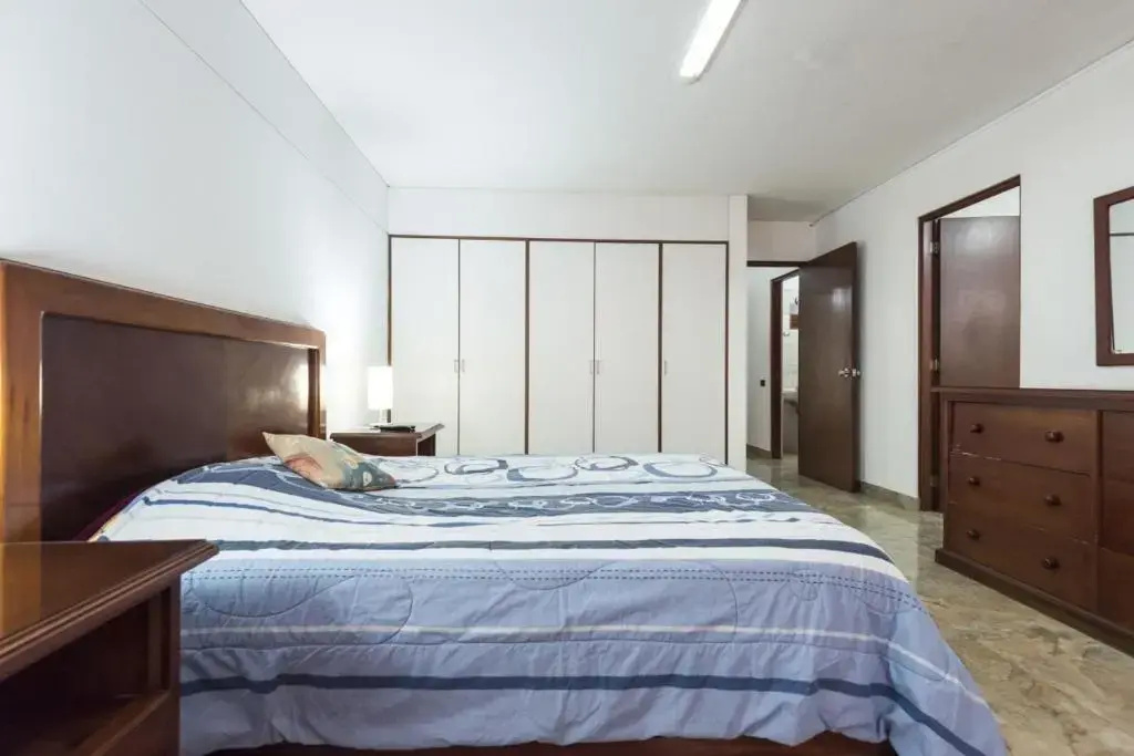 3 Bedrooms Apartment