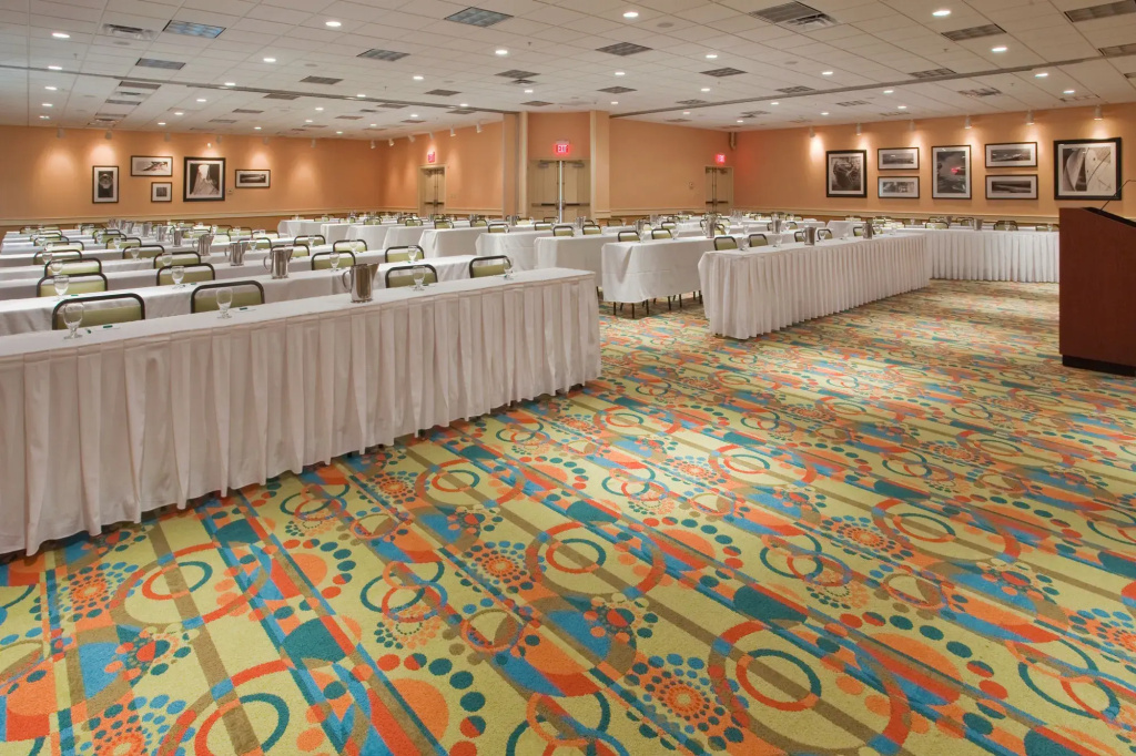 Holiday Inn & Suites Virginia Beach North Beach by IHG - Général