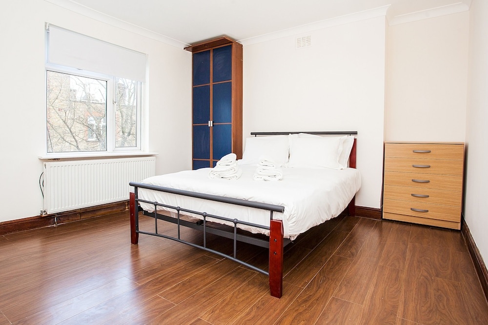 Brilliant 2 Bed Apt in Heart of Camden Town