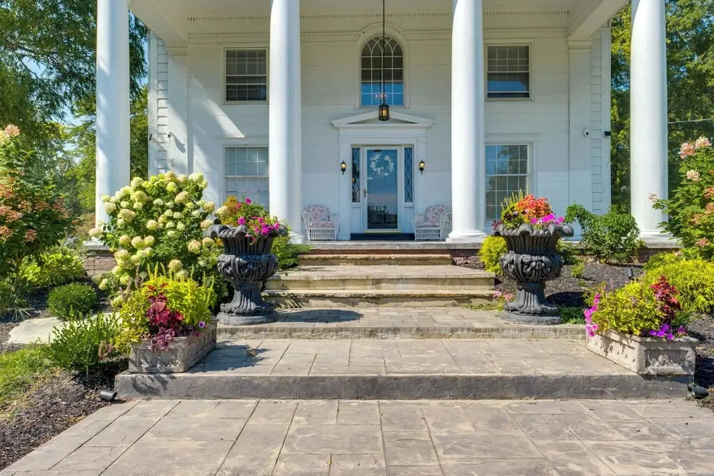 Near Lake Erie, Harbor & Parks: Conneaut Getaway!