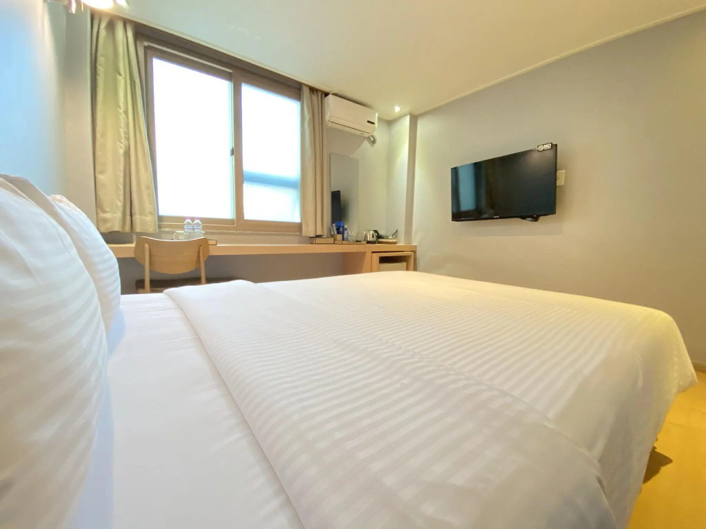 Standard Double room (full double bed)