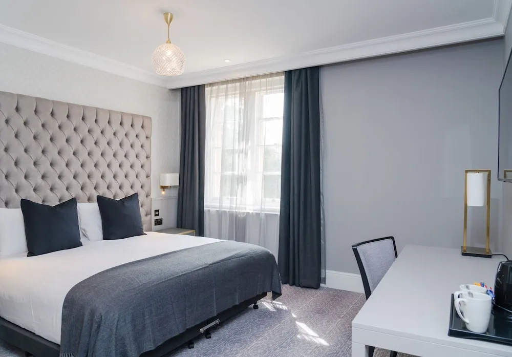 Deluxe Double room (full double bed)