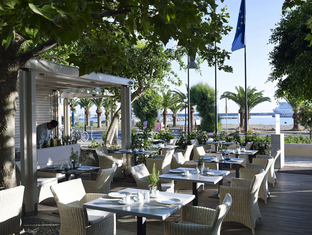 Kyma Suites Beach Hotel - 3