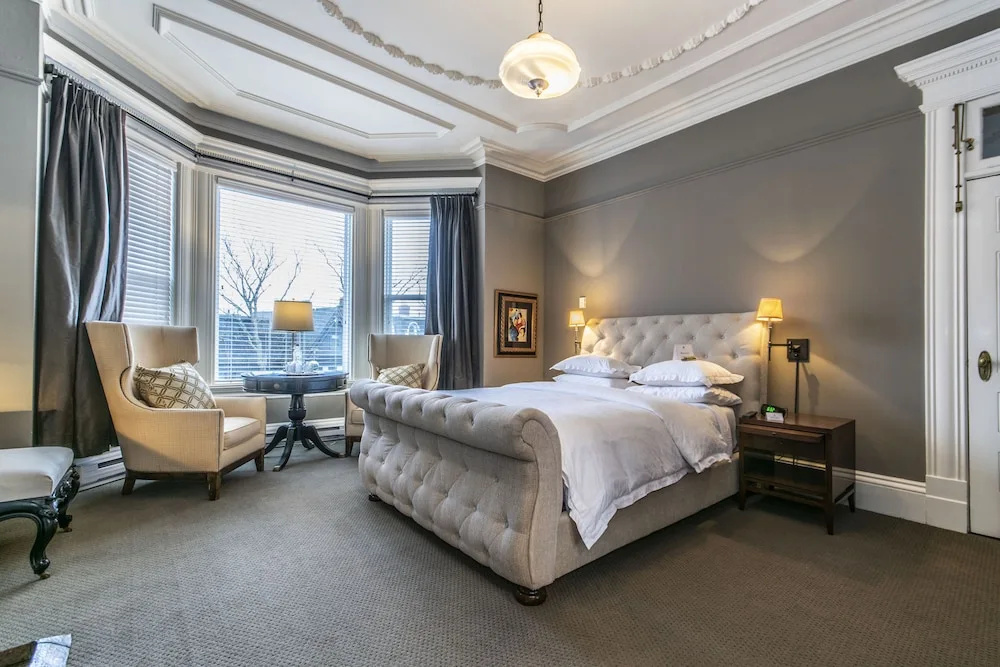 Luxury Suite