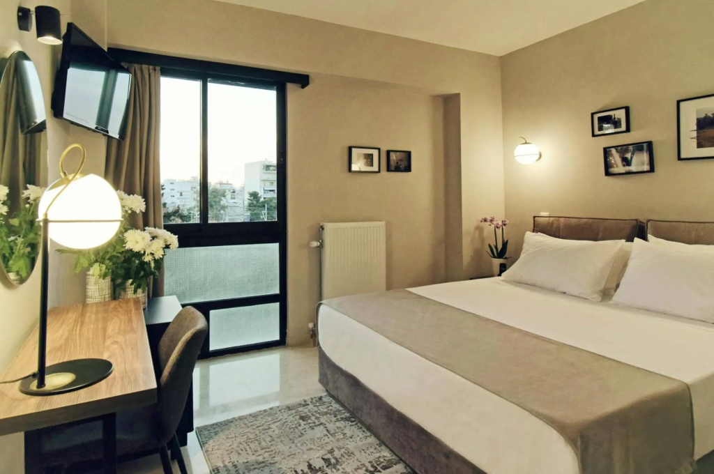 Deluxe Double room (full double bed)