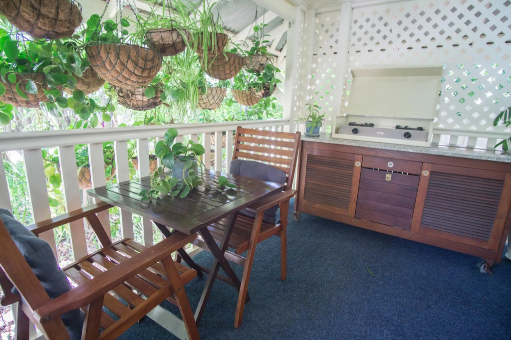 Deluxe Double room (full double bed)