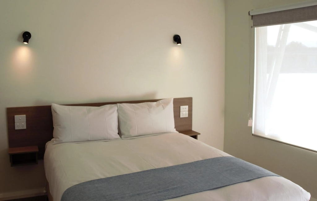Bayside Hotel — 4