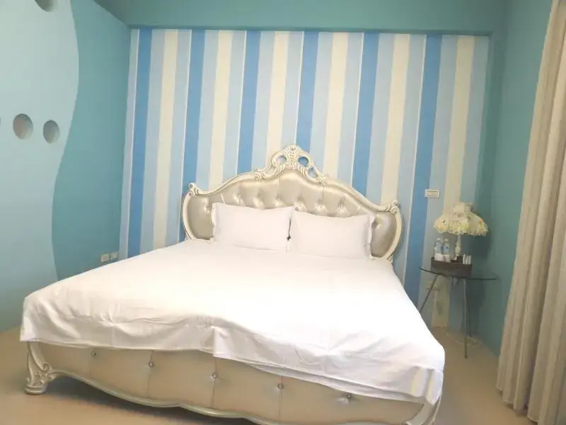 Happiness Color Fun B&B