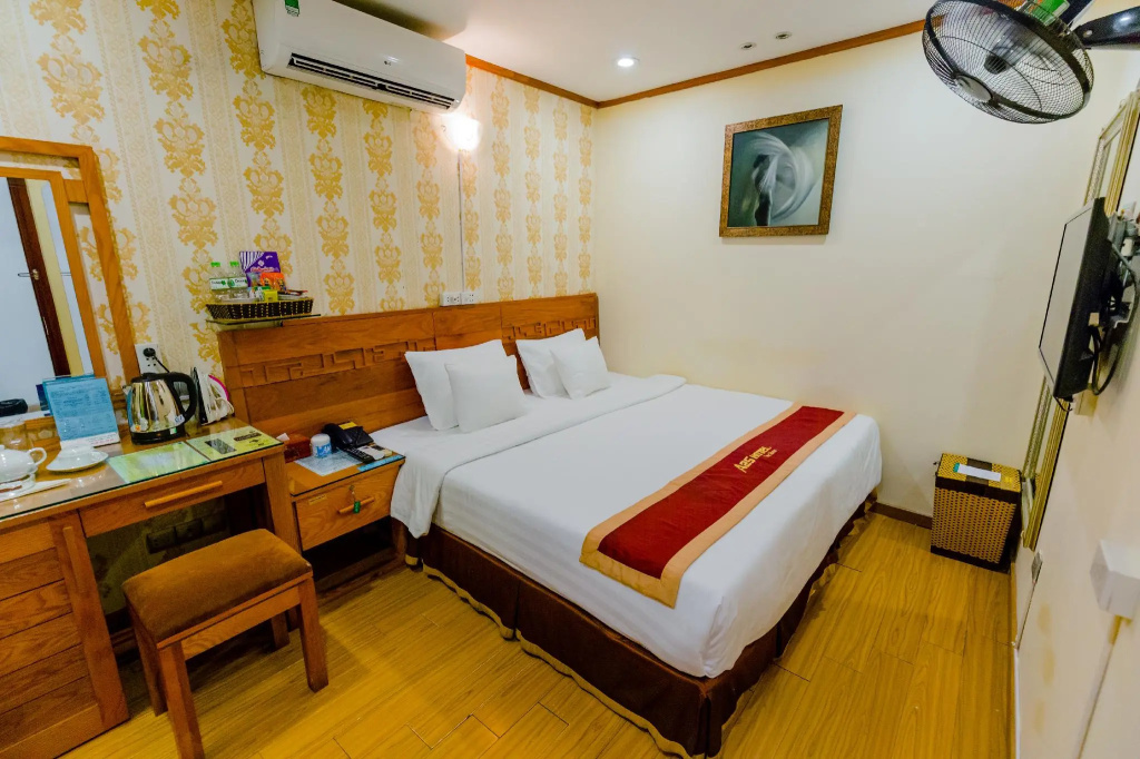 Standard Double room (full double bed)