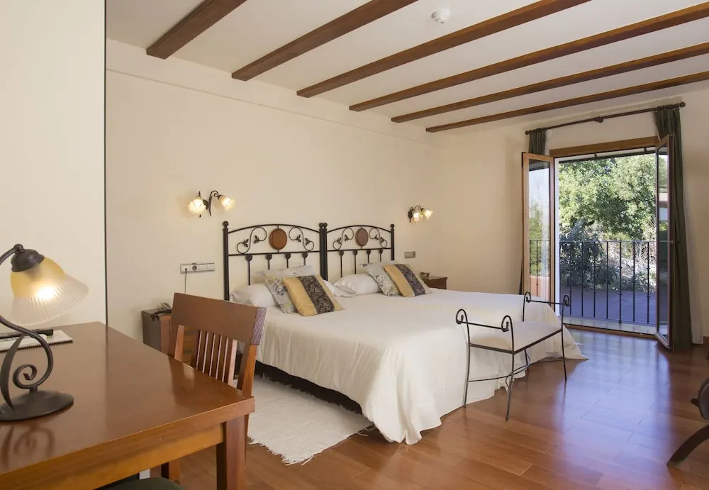 Standard Double room with balcony twin beds