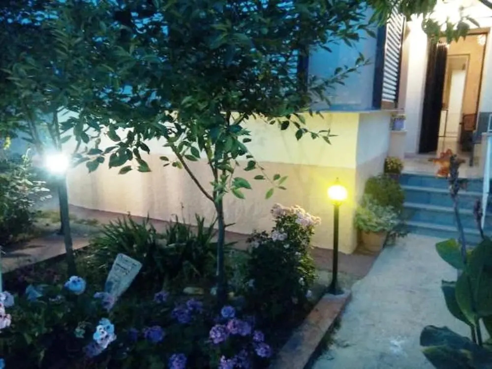 4 Seasons Luxury Suites & House Near Airport