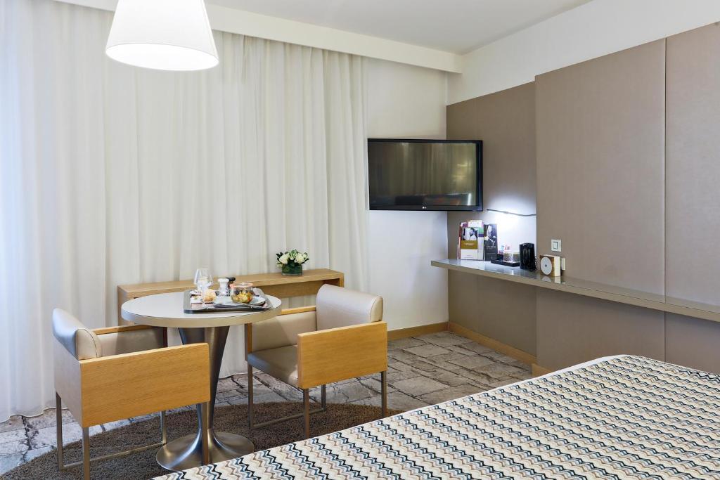 Двухместный люкс двуспальная кровать в Mercure Paris Vaugirard Porte de Versailles