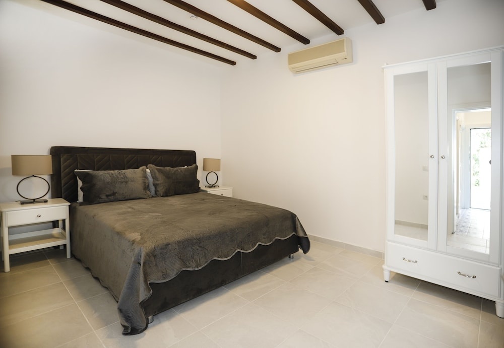 The Flag Suites