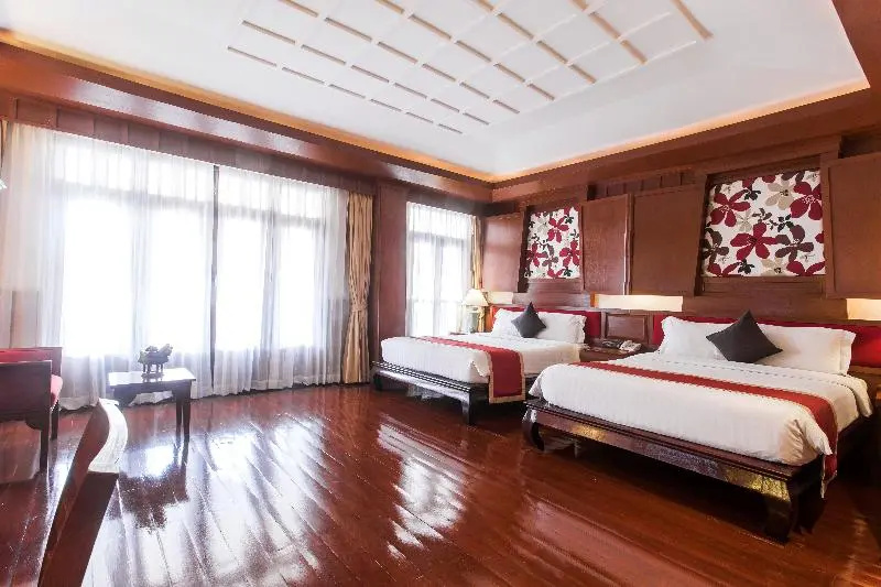 Deluxe Double room (full double bed)