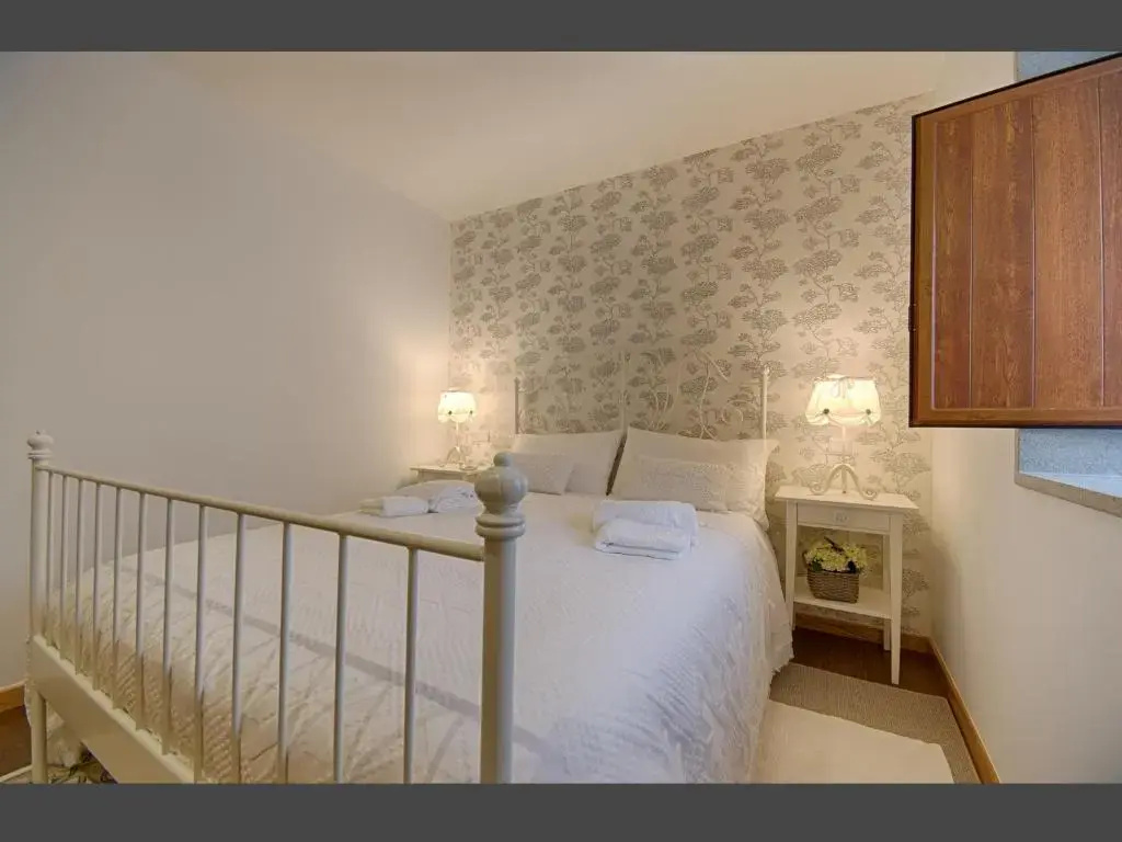 2 Bedrooms Cottage