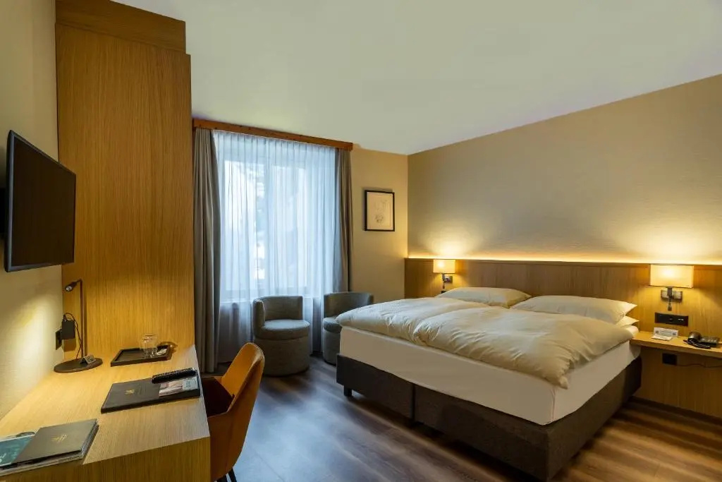 Art Boutique Hotel Monopol - Tap to explore photos