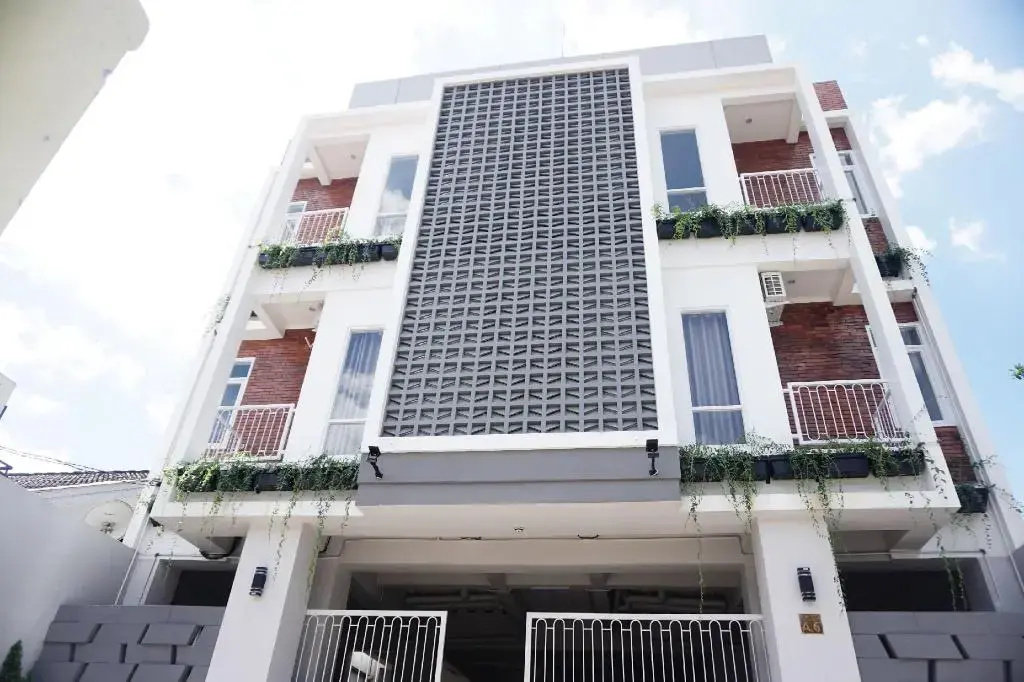 OYO 90023 Damar Kusumo Guest House