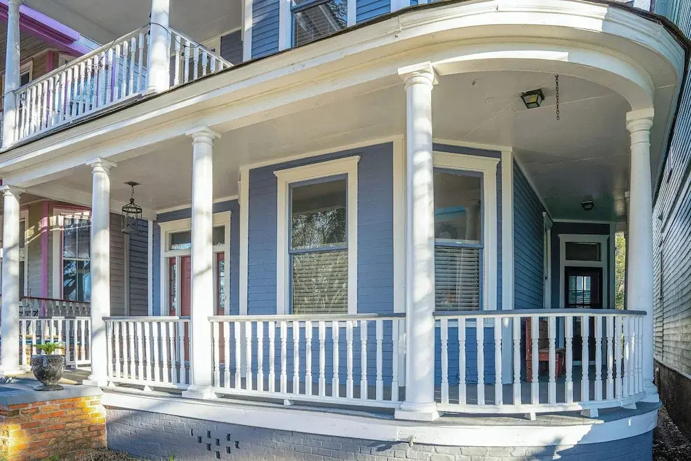 4 BR Home w/ Modern Comforts & Park View