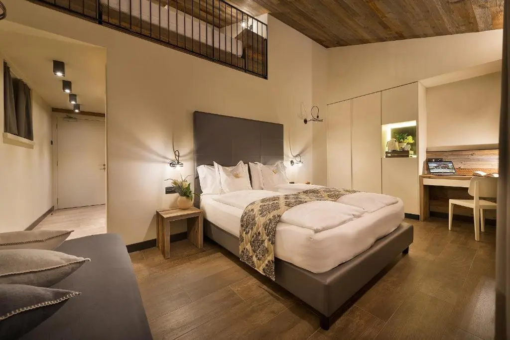 Superior Double room (full double bed)