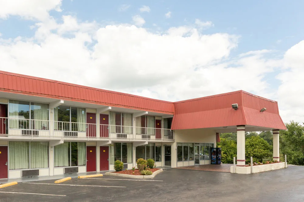 Super 8 by Wyndham Kingsport I 81