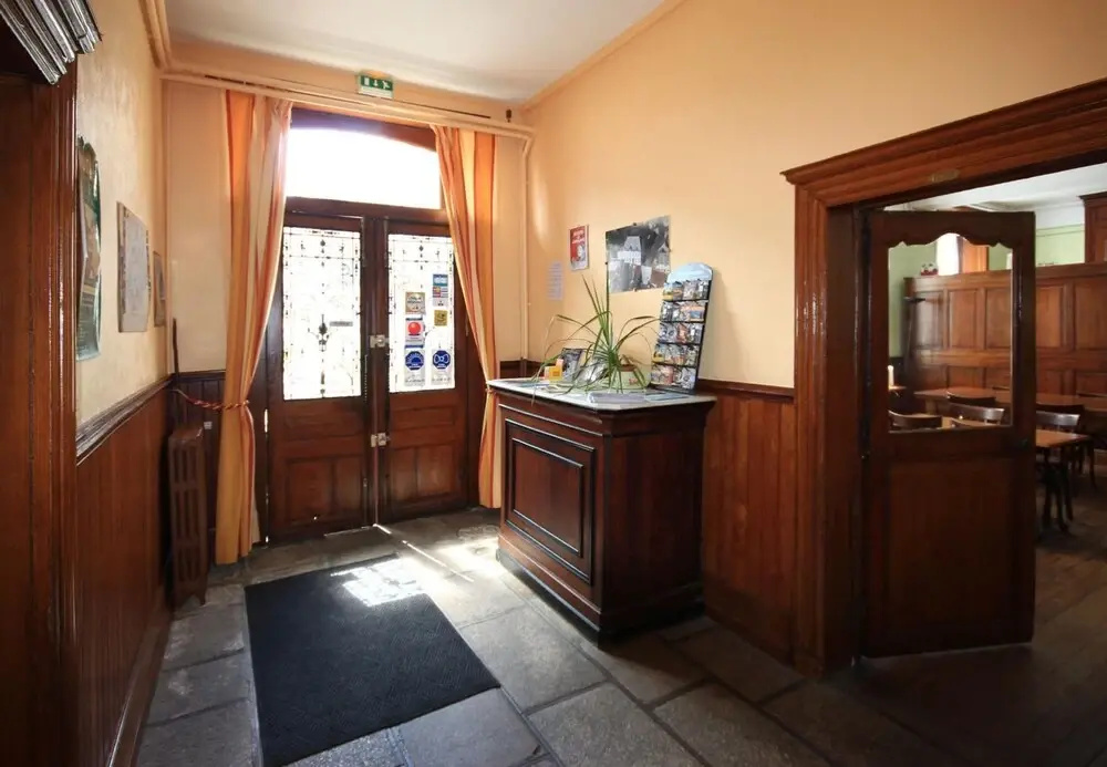 Lobby & Reception