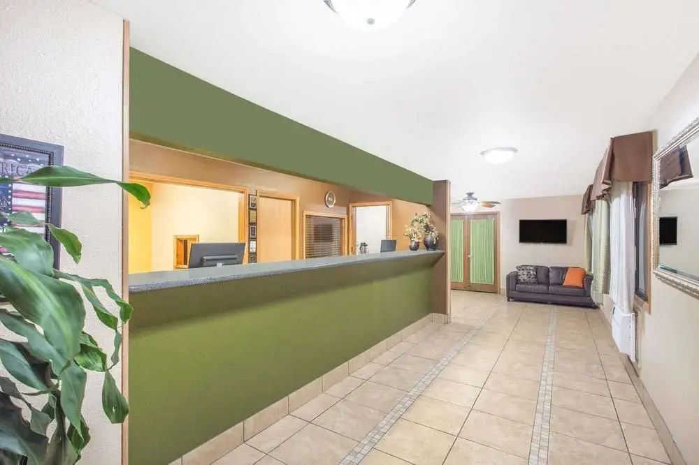 Lobby & Reception