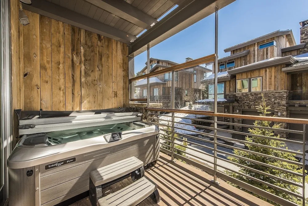 Platinum Four Bedroom Suite 4 Apartment Hotel by RedAwning