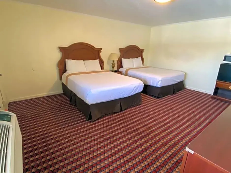 Deluxe Double room (full double bed)